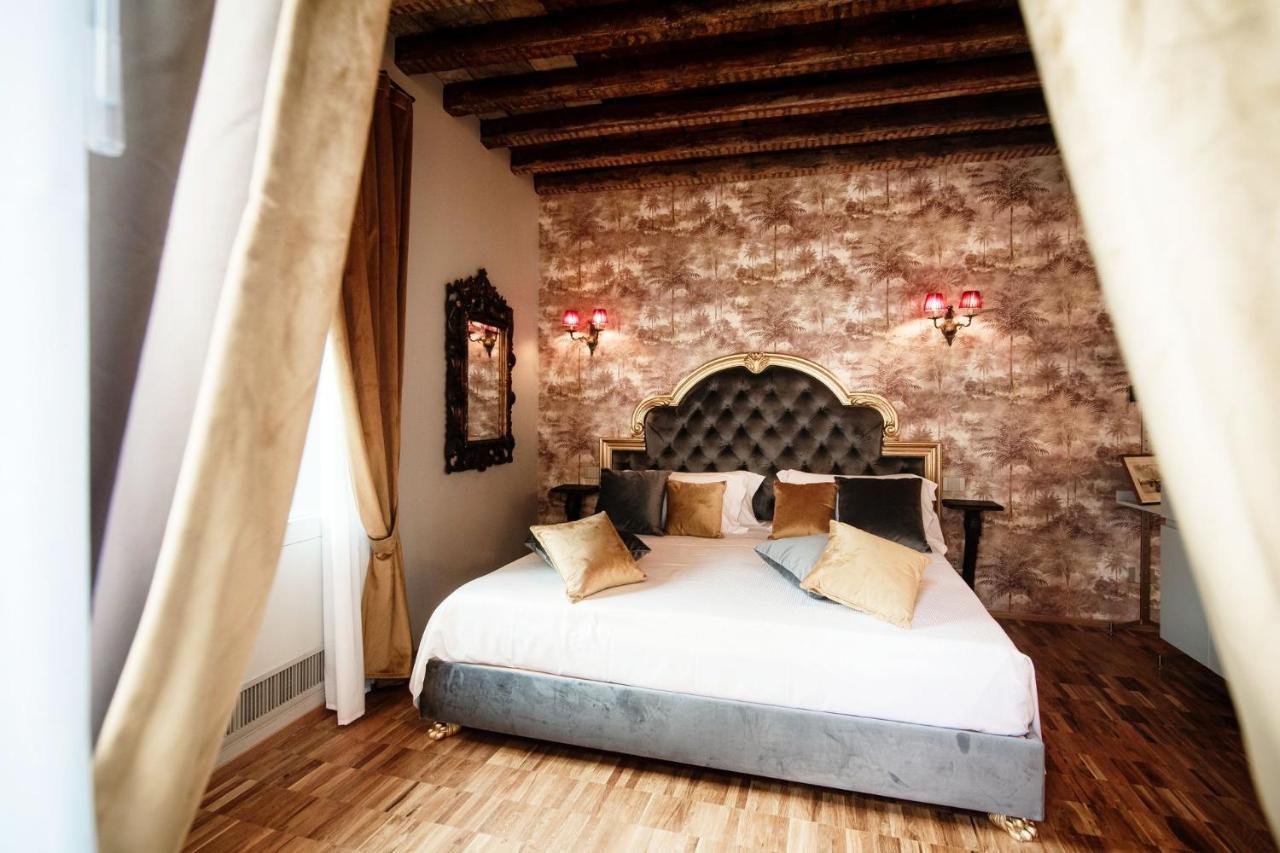 Aurum - Como Luxury Suites Pokoj fotografie